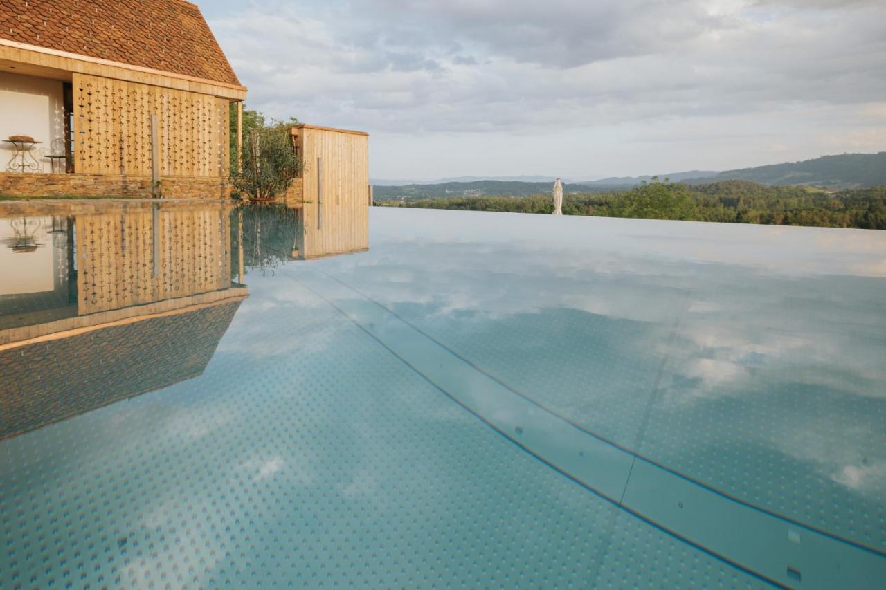 Am Wildbachberg - Luxus Ferienhaeuser Mit Infinitypool, Privatsauna Und Weinkeller Deutschlandsbergi járás Kültér fotó